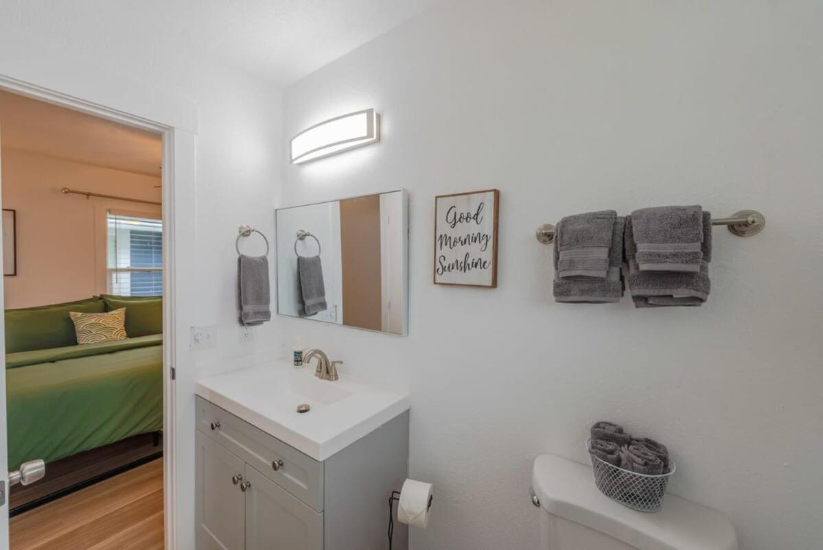 #Stayinmydistrict Coos Bay Cypress Cottage Buitenkant foto