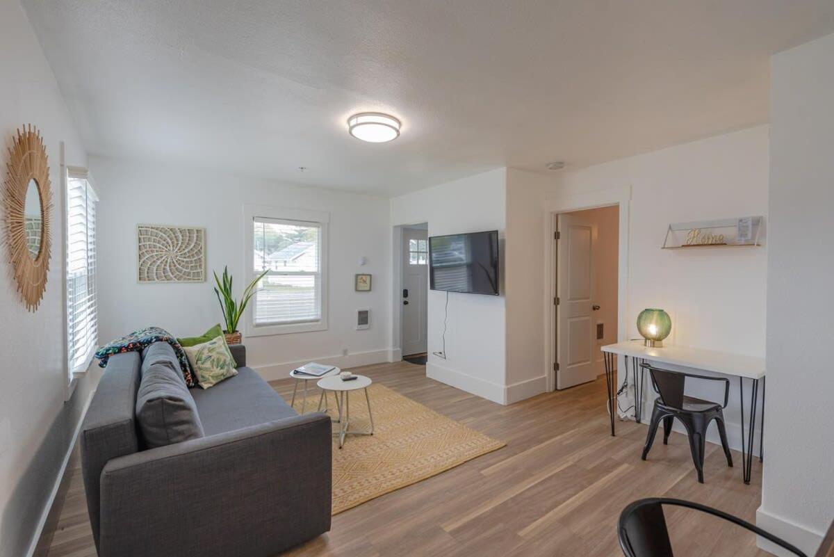 #Stayinmydistrict Coos Bay Cypress Cottage Buitenkant foto